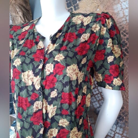 Vintage Dark Floral Button-Down Dress - Picture 14 of 16